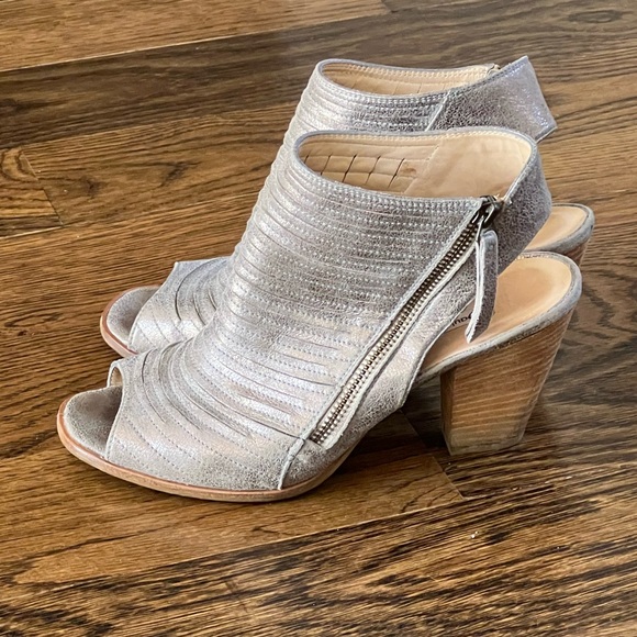 Paul Green Shoes - Paul Green metallic sandals